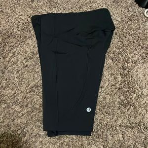 Lululemon biker shorts with pockets!